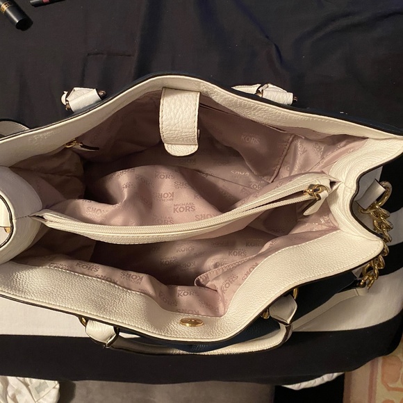 MICHAEL KORS HAMILTON LARGE EAST WEST LEATHER TOTE NAVY BLUE & WHITE - Picture 13 of 13